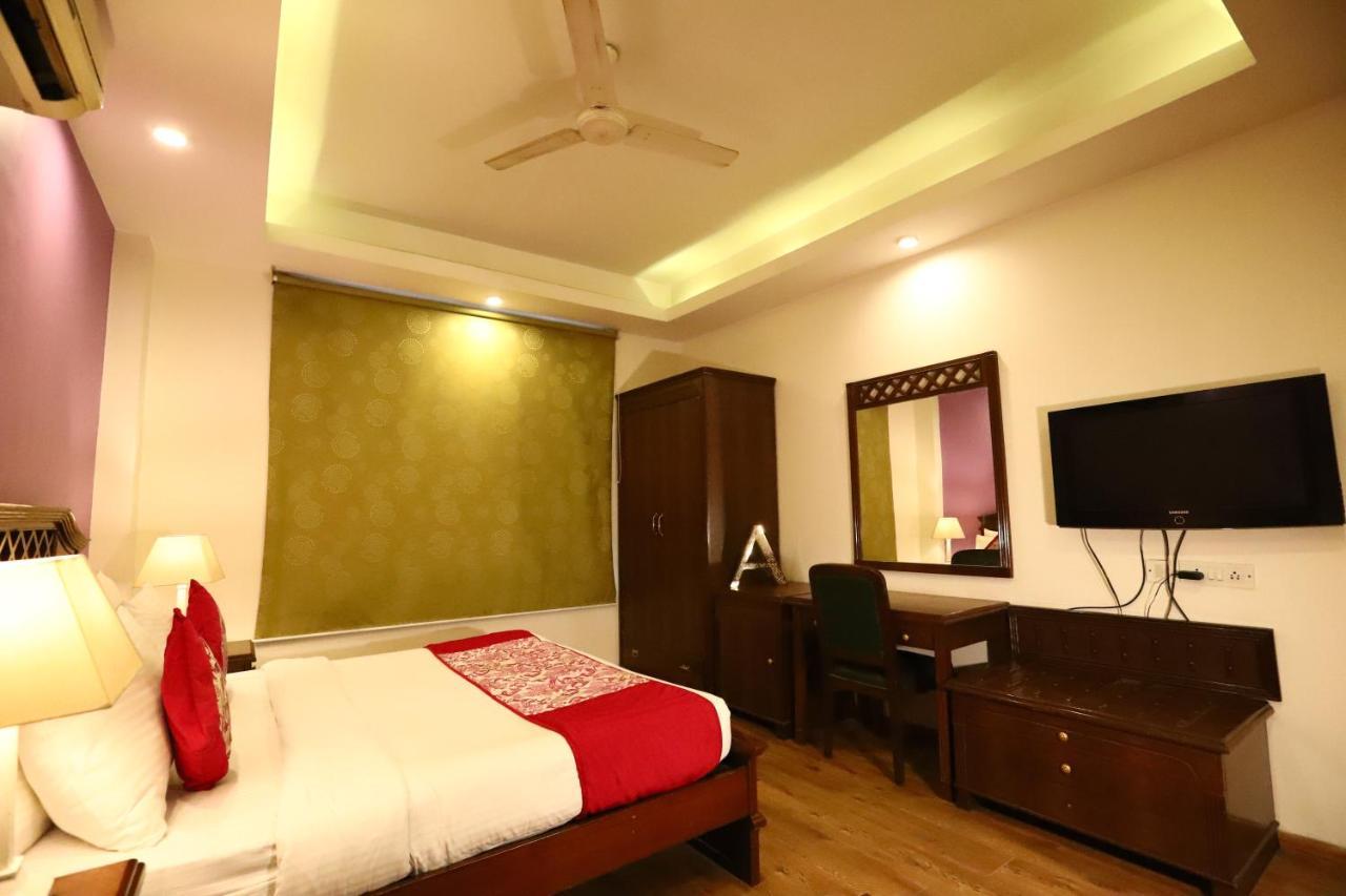 Hotel Ambica Palace Aiims New Delhi - Couple Friendly Local Id Accepted Exterior photo
