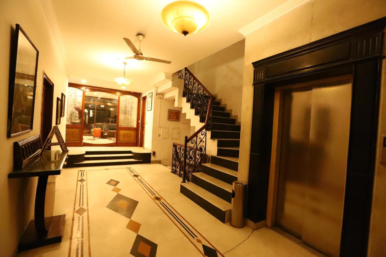 Hotel Ambica Palace Aiims New Delhi - Couple Friendly Local Id Accepted Exterior photo
