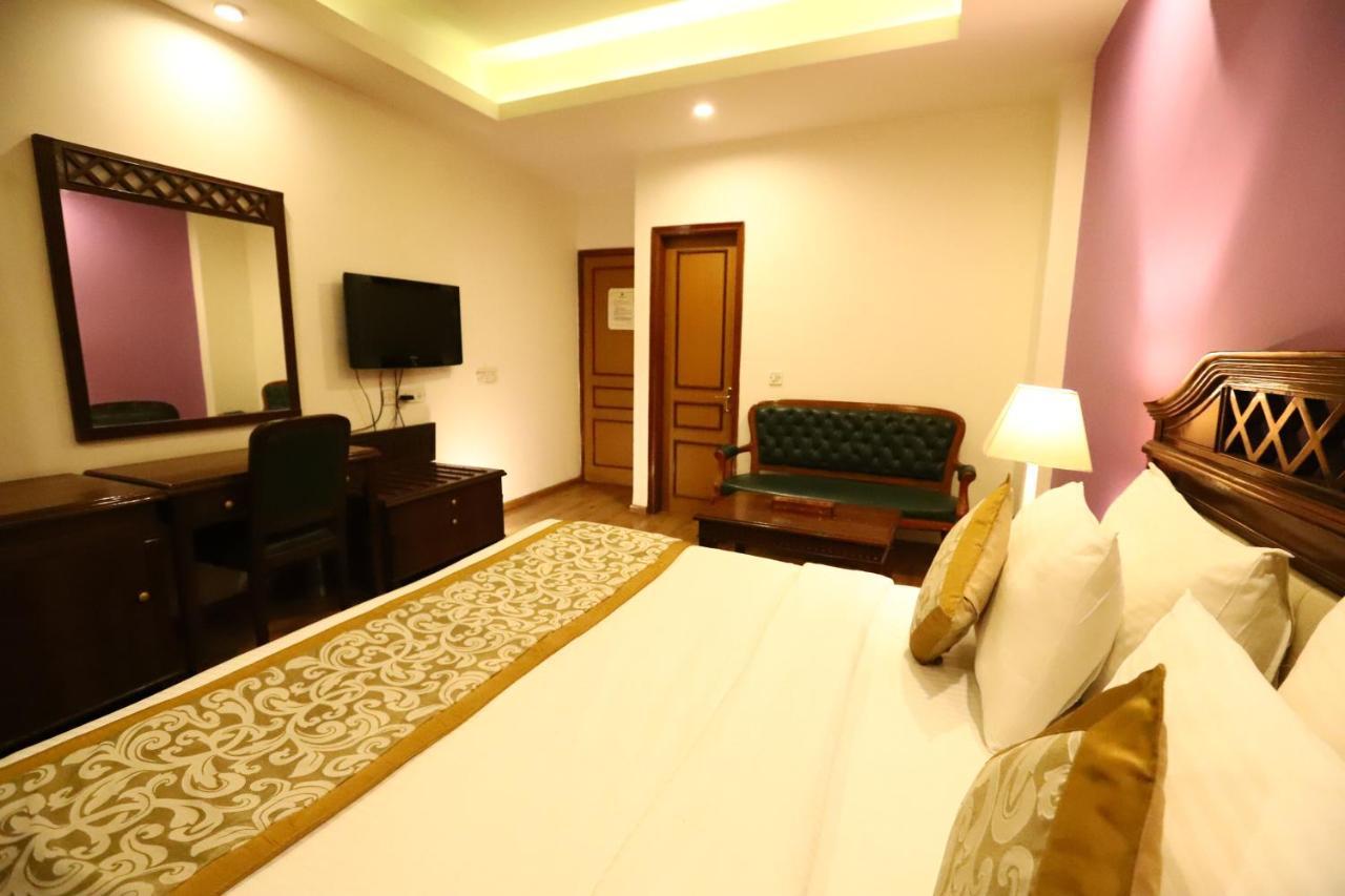 Hotel Ambica Palace Aiims New Delhi - Couple Friendly Local Id Accepted Exterior photo