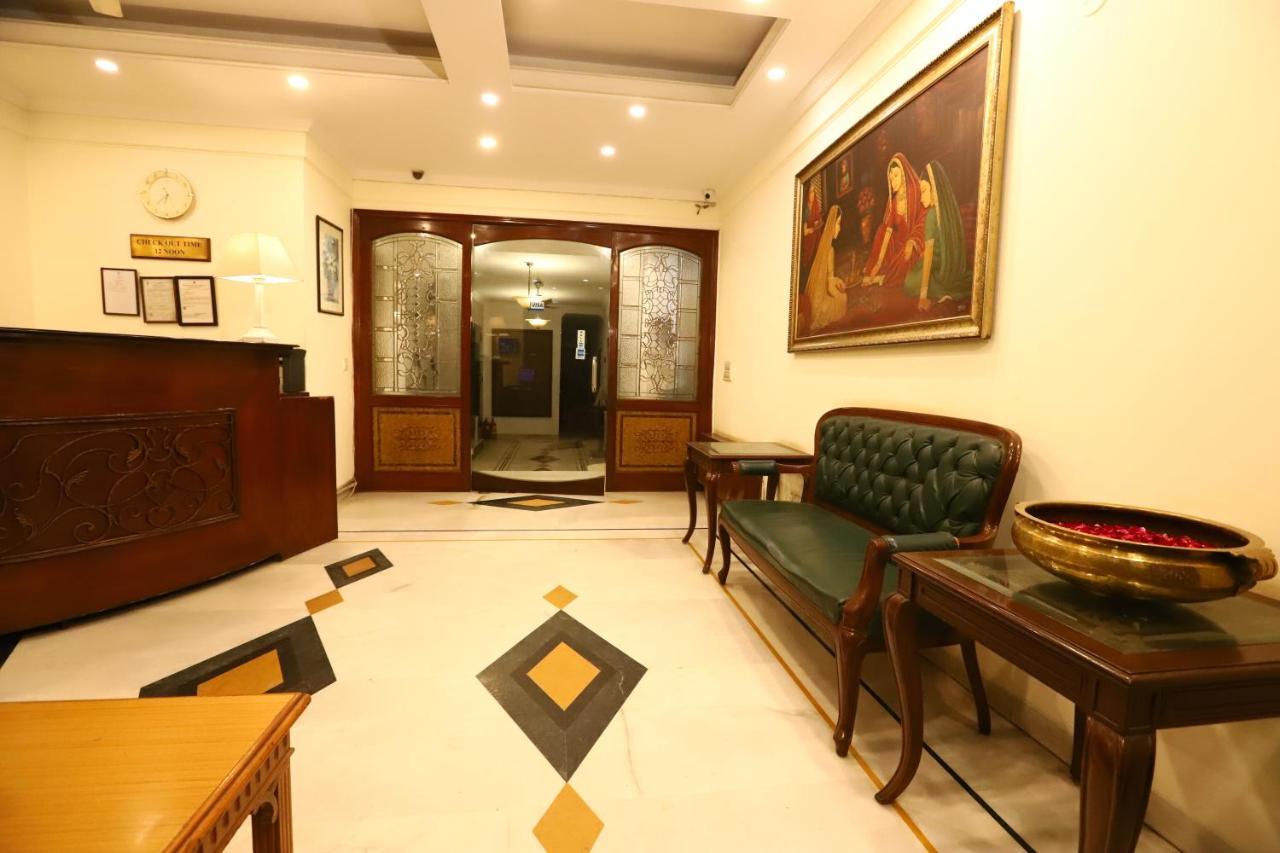 Hotel Ambica Palace Aiims New Delhi - Couple Friendly Local Id Accepted Exterior photo