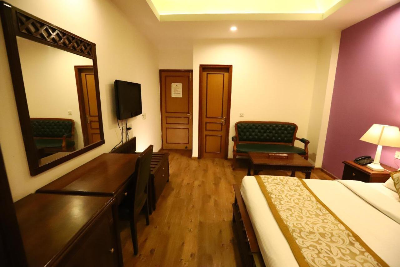 Hotel Ambica Palace Aiims New Delhi - Couple Friendly Local Id Accepted Exterior photo